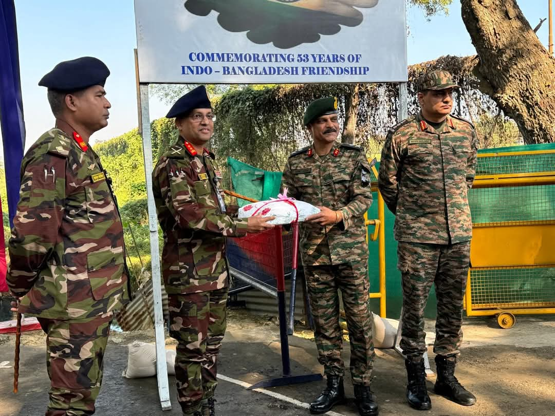 মহান বিজয় দিবস-২০২৪ উপলক্ষে বাংলাদেশ ও ভারতের সেনাবাহিনীর উচ্চ পর্যায়ের অফিসারদের মধ্যে সৌজন্য সাক্ষাৎ।